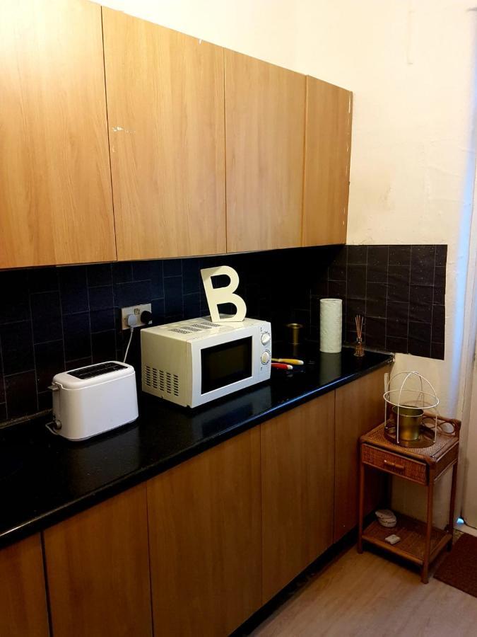 Budget House In Gants Hill Bed & Breakfast Ilford Exterior photo