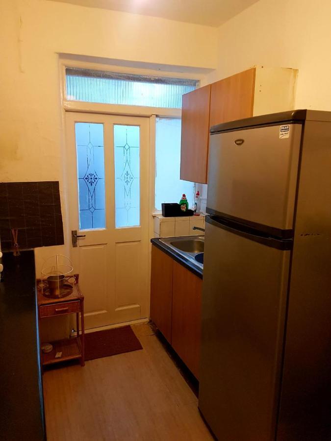 Budget House In Gants Hill Bed & Breakfast Ilford Exterior photo